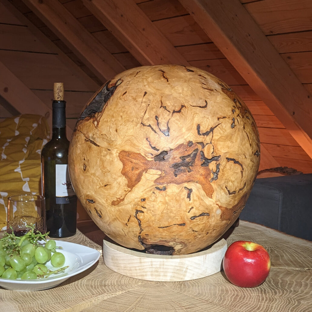 1086x1086-Kugel-mit-Wein